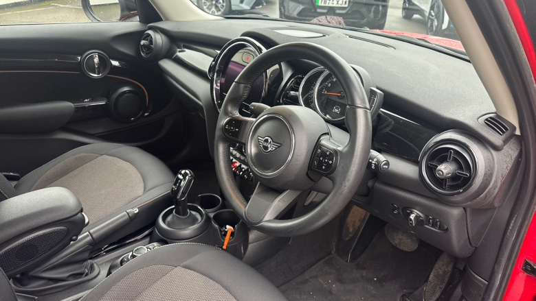 MINI Hatchback 1.5 Cooper Classic 5dr Auto Petrol Hatchback